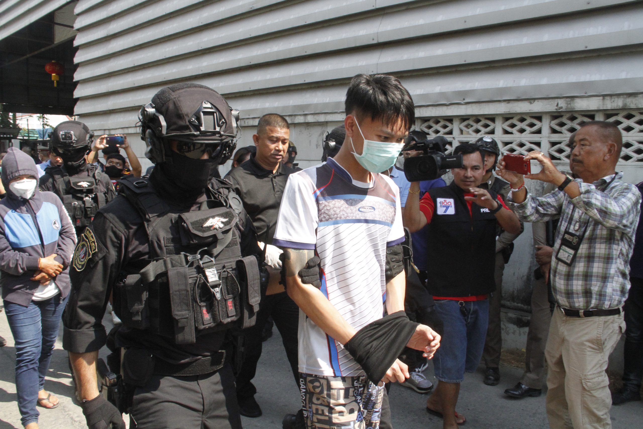 ตำรวจปส.ขยายผลเครื่อข่ายยาเสพติดตรวจยึดจับยาบ้า 5 ล้านเม็ดในห้องเช่า