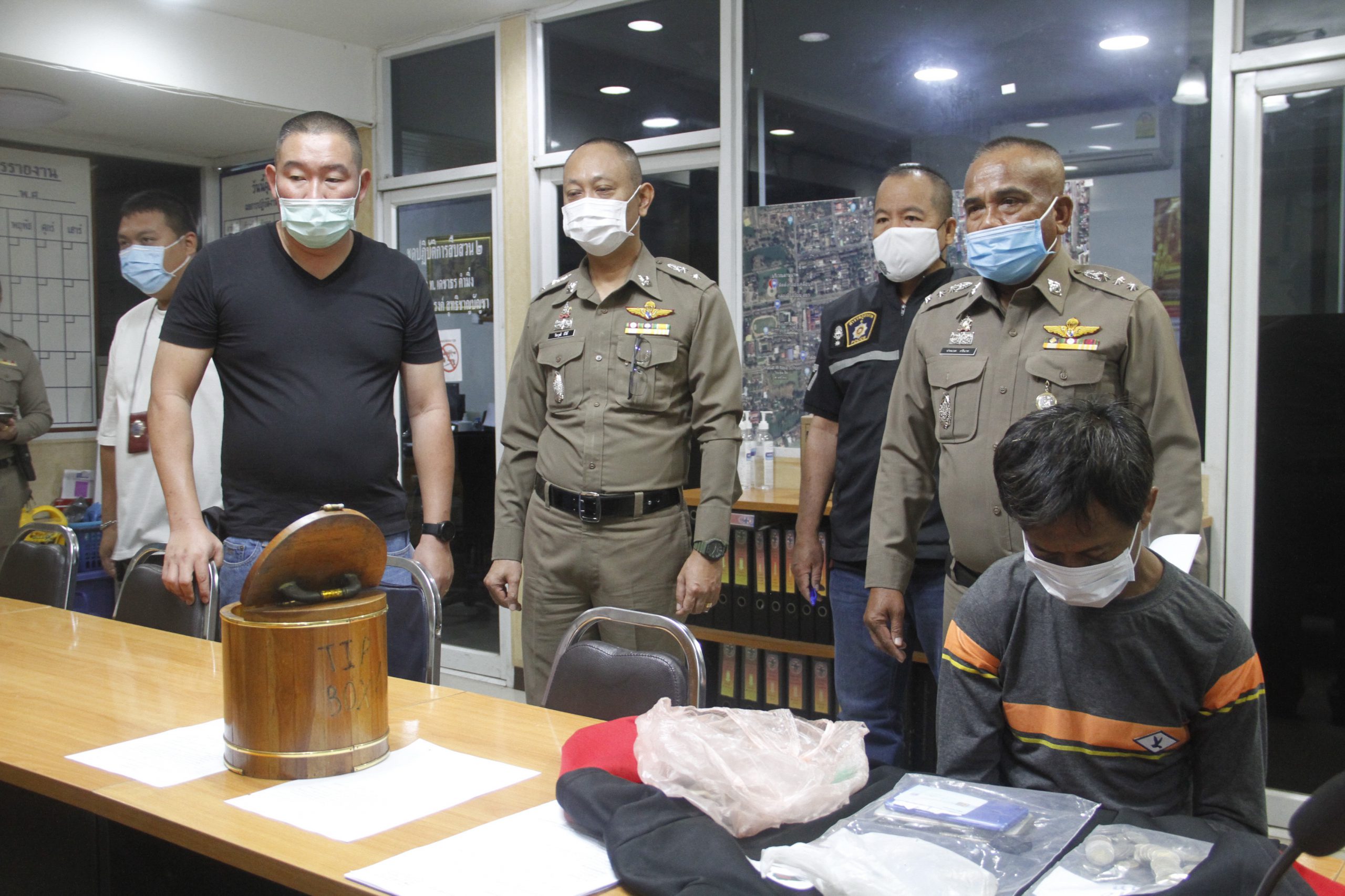 จับหนุ่มใหญ่เพิ่งพ้นคุก ตระเวนงัดบ้านร้านอาหาร ร้านค้า บ้านพักข้าราชการ