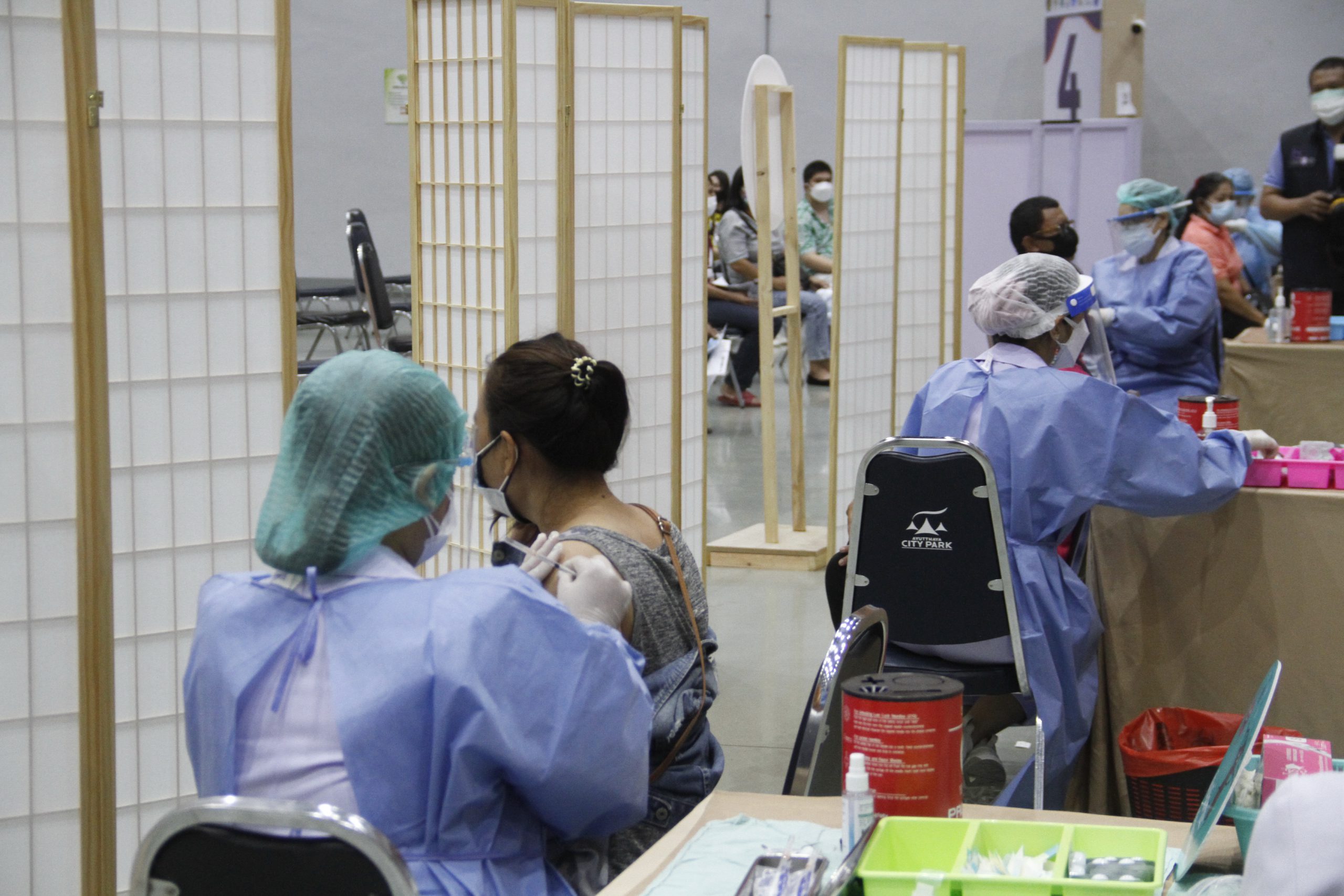 อยุธยาระดมฉีดวัคซีนกลุ่ม พนักงาน ห้างร้าน บริษัท โรงงาน  ผู้ประกันตนมาตรา 33 วันละ 1,500 คน