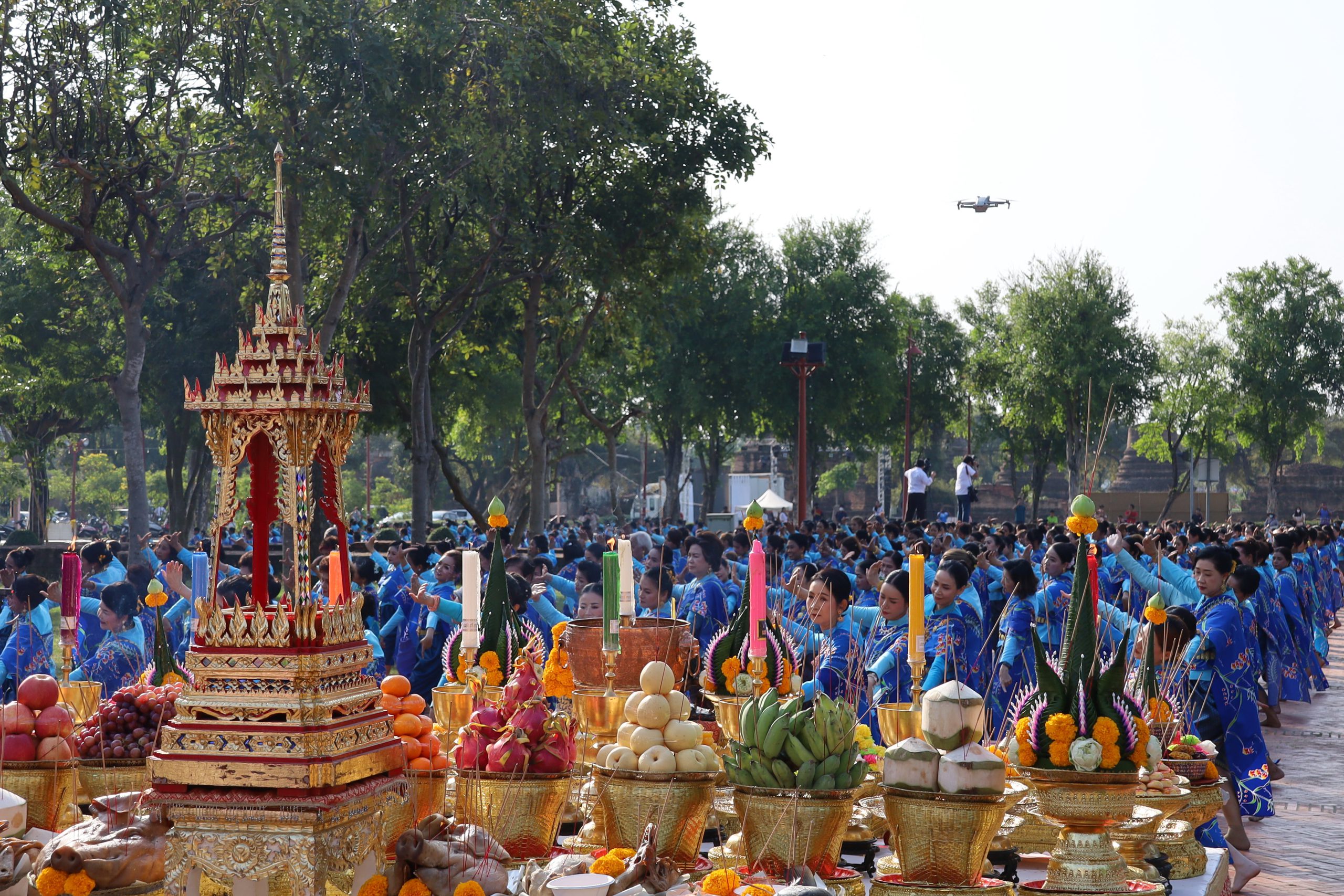 นางรำ กว่า 1,890 คน รำบวงสรวง พระเจ้าอู่ทอง ปฐมกษัตริย์แห่งกรุงศรีอยุธยา ก่อนจัดงาน อยุธยามรดกโลก