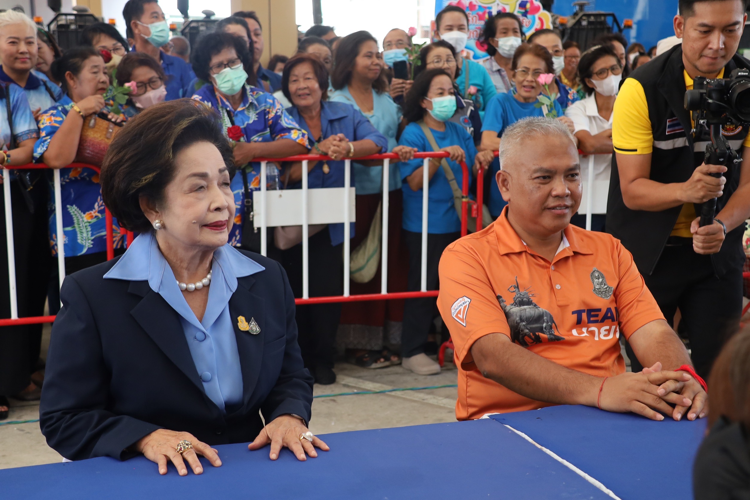 ศึกชิงเก้าอี้นายก อบจ.อยุธยา คึกคัก! ‘ซ้อสมทรง’ ลงสมัครคว้าเบอร์ 2 ด้าน ‘นายกอุ๊’ ได้เบอร์ 1 