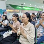 ประชาชนให้ความสนใจร่วมฟังธรรมะ ในโครงการ “ชีวิตเปี่ยมสุข รีเทิร์น” ศูนย์การค้าอยุธยาซิตี้พาร์ค
