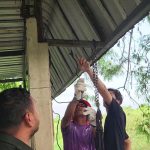 สุดสลด! ไฟดูดดับ 3 ชีวิตพร้อมสุนัข หลังมาให้อาหารสัตว์ คาดโครงเหล็กโรงรถรั่วไฟช่วงฝนตก