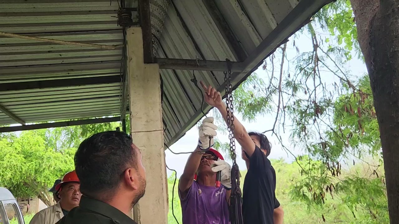 สุดสลด! ไฟดูดดับ 3 ชีวิตพร้อมสุนัข หลังมาให้อาหารสัตว์ คาดโครงเหล็กโรงรถรั่วไฟช่วงฝนตก