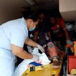 ลุ้นระทึกกลางไฟแดง แม่ท้องแก่ไปไม่ถึงโรงพยาบาล คลอดลูกบนรถกู้ภัย ปลอดภัยทั้งแม่และลูก คอหวยๆ ไม่พลาดแห่งส่องทะเบียนไปเสี่ยงโชค