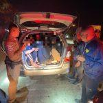 ตำรวจทางหลวงอยุธยา-ตรวจคนเข้าเมือง สกัดจับ ‘แรงงานเถื่อน’ พบ 14 เมียนมาอัดแน่นรถ สารภาพมาจาก ‘แม่สอด-ตาก’