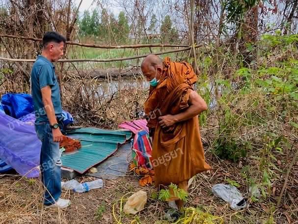 พระปลอม พระอินทร์ราชา ถูกตำรวจจับกุมกลางทุ่งนา